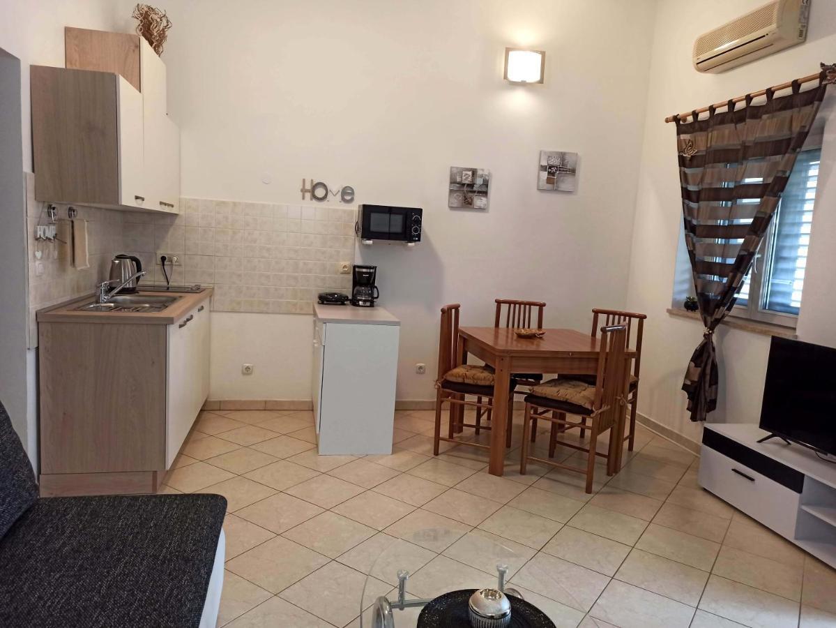 Apartman Dora Пула Екстер'єр фото