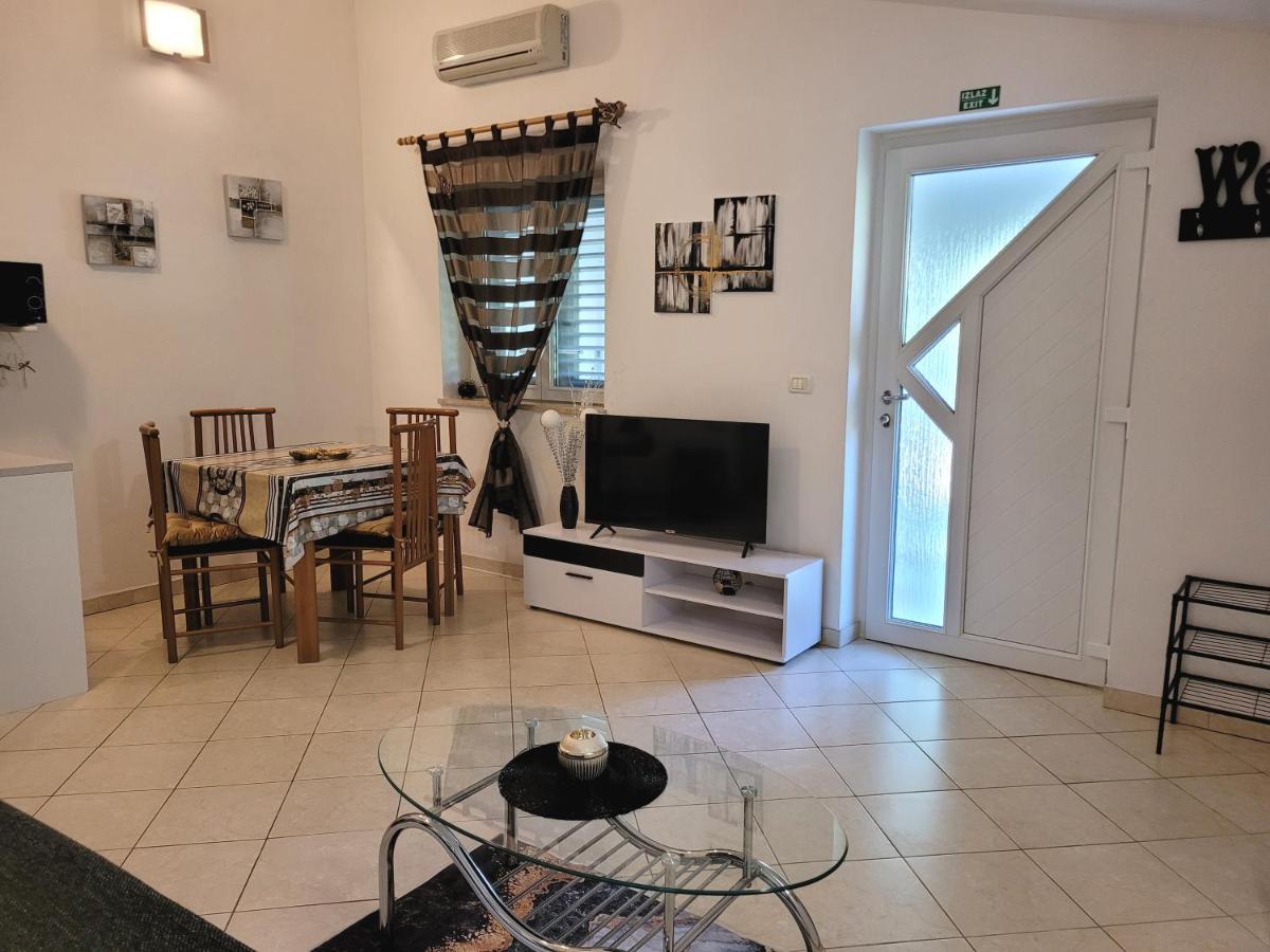 Apartman Dora Пула Екстер'єр фото