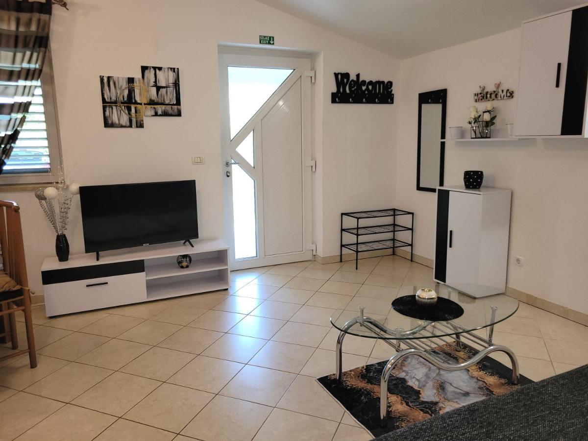 Apartman Dora Пула Екстер'єр фото