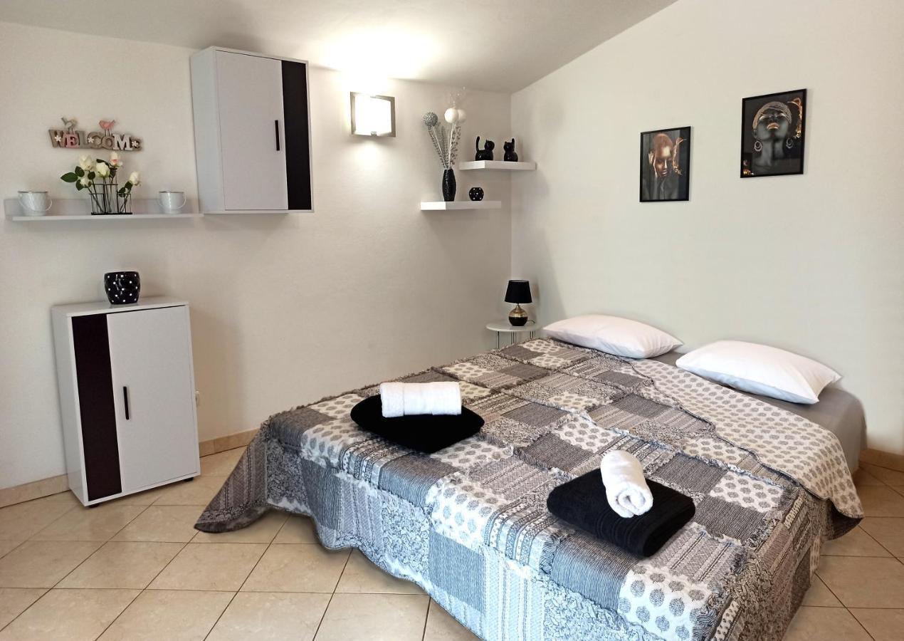 Apartman Dora Пула Екстер'єр фото